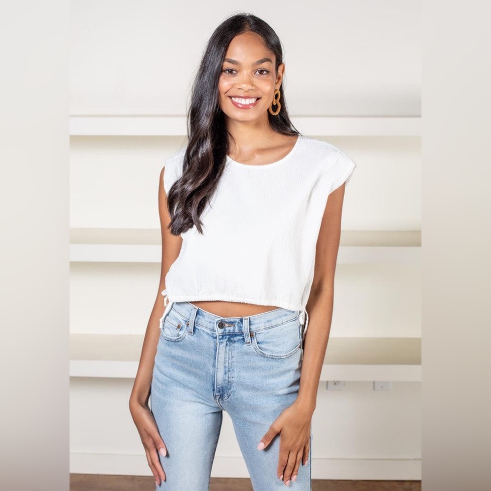 PISTOLA ADRIANA TIE HEM CROP TOP NEW